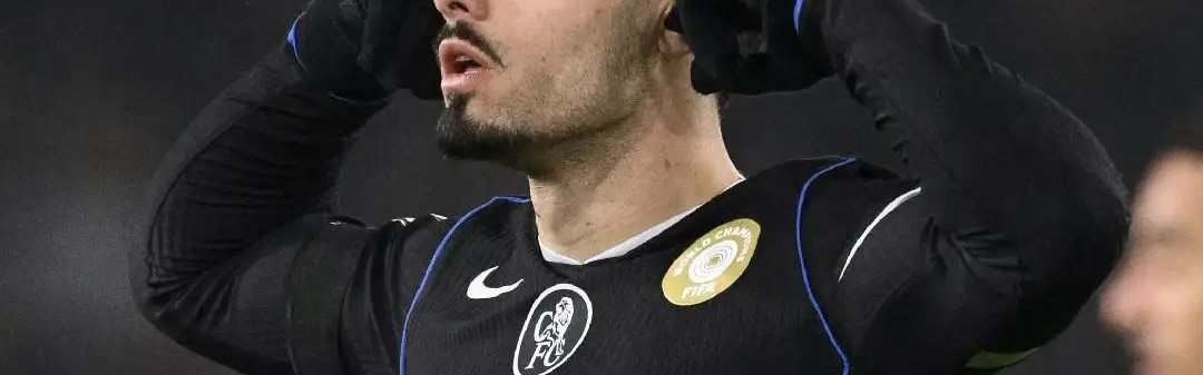 乐鱼体育官网-利兹联数月前发布内托捂耳照片嘲讽切尔西，现在惨遭“鞭尸”