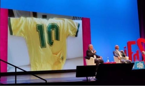 乐鱼体育官方网站-艺术足球巅峰：法尔考和济科回忆1982梦幻巴西