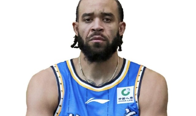 许利民：明显感觉麦基首秀中有些不适应，希望他成为队内领袖