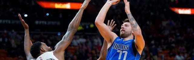 乐鱼体育官方网站-独行侠再度完成大逆转 新援首秀是否达到预期？