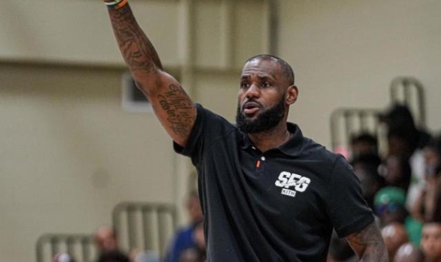 乐鱼体育官方网站-排面！詹皇二儿子轰12分 老詹当教练 NBA8队考察