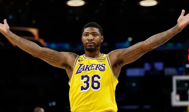 乐鱼体育-永远不要放弃！斯马特正亲手改变自己的生涯轨迹